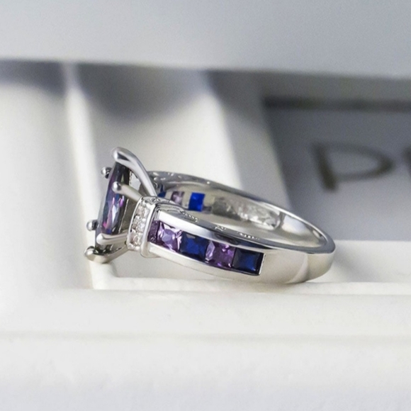 Ring - Picture 2 of 4